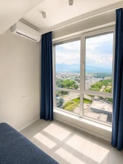 Видовая евродвушка на 19 этаже Comfort City Вид на горы - 6