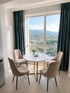 Видовая евродвушка на 19 этаже Comfort City Вид на горы - 3