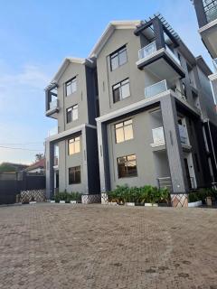 Luxurious apartment near all amenities and good views - 9