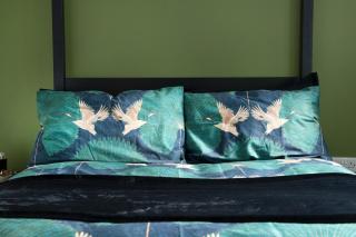 Stylish 2-Bed Apt - Central Location & Parking - 8