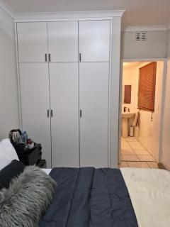 Private Ensuite Guest Suite 4km from Sandton City and Nelson Mandela Square - 9