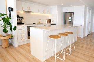 Foreshore Beachfront Apartments - 9