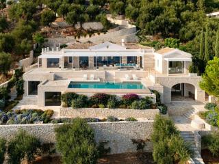 Villa with Private Pool Steps from Nissaki - 3