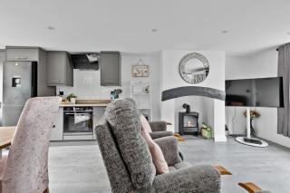 Lilly's Cottage - Family Friendly, Close to beach, Dishwasher - 3