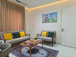 Luxury Apartment Near Mansour Mall - 9