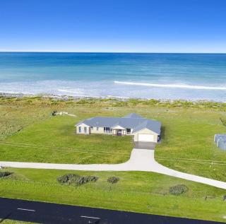 Luxurious Home on the Beachside - 8