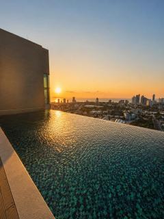 Infinity Pool at Pattaya Posh - 0
