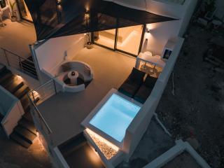 Lackos Luxury Suites - 3