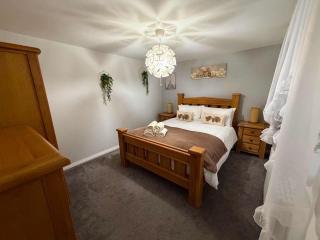 Luxury Home Stay With Privacy and Pet friendly - 2