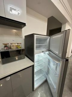 Small 2-Bedroom ,Sleeps 4 , Near CBD & Malls - 4