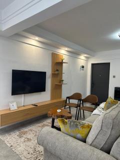 Small 2-Bedroom ,Sleeps 4 , Near CBD & Malls - 3