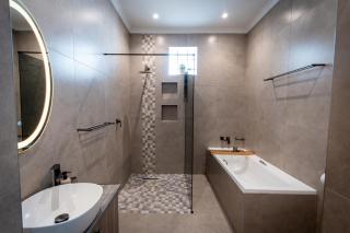 Meerkat Manor Self-Catering & Accommodation Windhoek - 2