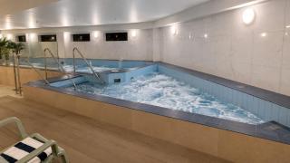 CBD Apt Sky Tower View Zodiak Stays - 4
