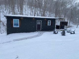 The Outpost-2 bed bungalow w/Hot Tub - 7