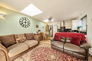 Cozy Lodge sleeps 4 in Barton-upon-Humber - 6
