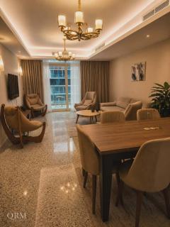 Luxury 3-Bedroom Apartment with Panoramic Nile View in Hilton Tower, Maadi ت - 7