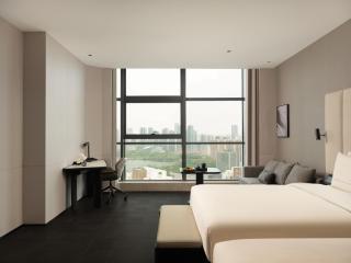 Atour Hotel Wuhan Huanghelou Jiyu Bridge River View - 3