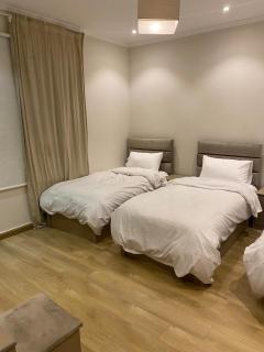 Apartment overlooking the sea in Al-Masarat Tower - 8
