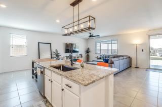 Extended-Stay Tucson Escape w/ Office & EV Charger - 2