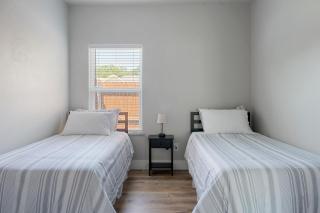 Stockyards Downtown Fort Worth Dickies Arena TCU Sleeps 16 - 6