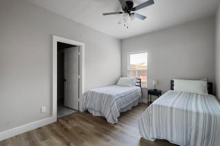 Stockyards Downtown Fort Worth Dickies Arena TCU Sleeps 16 - 2