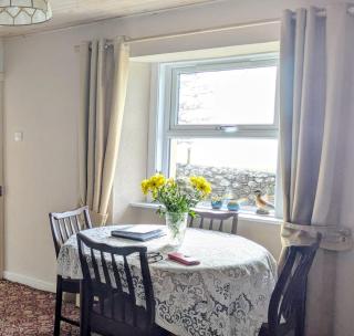 2-Bed Country Cottage Sleeps 5 & Pet Friendly - 1