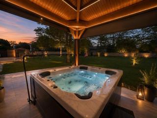 Love House - Jacuzzi, sauna, terrace & Netflix - 0