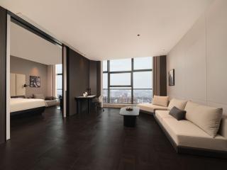 Atour Hotel Wuhan Huanghelou Jiyu Bridge River View - 6