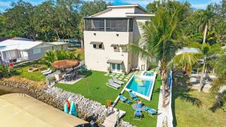 Bay Access Tiki Bar Getaway Pool Spa Sleeps 10 - 8