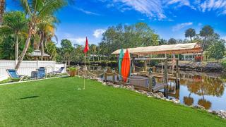 Bay Access Tiki Bar Getaway Pool Spa Sleeps 10 - 3