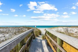Walk to Beach Heated Pool, Hot Tub, Gym & Pickleball Prime Destin Location - 8