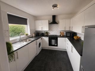 Lunivo House - Modern 3 Bed House - 4