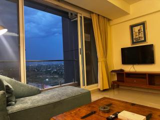 Cozy Condo with free parking luxury Amenities - 8