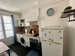 Charming Bright Apartment, Center with free Parking - 4