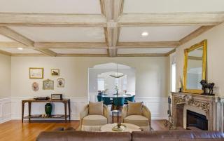 Spacious Proctor Tudor-Sleeps 16-Dog Friendly-Walk - 6
