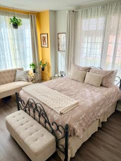 2 BR Verdant Urban Oasis in Castleberry Hill - 5