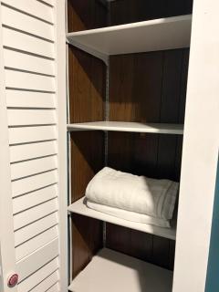 Brookswood Oasis - Guest suite,1 bedroom,1 den & 1 full bathroom - 3