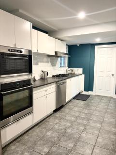 Brookswood Oasis - Guest suite,1 bedroom,1 den & 1 full bathroom - 1