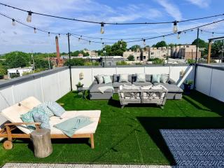 2 BR Verdant Urban Oasis in Castleberry Hill - 2