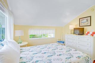 Sanibel Sandals & Flip Flops - 8