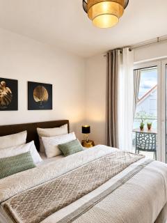 Modern 1BR Apartment- Balcony, Parking & Self-check-in - 7