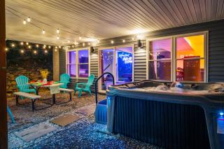 Chalet with Hot Tub, Game, Movie Room, Lake and Pool Access - 5