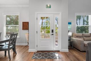 Villa Mojito Lakefront Home and APTs Sleeps 24 - 1