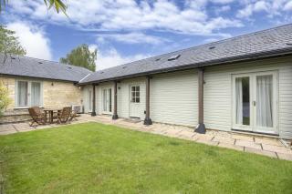 Cosy 2-Bed Cotswold Cottage in Shipton Oliffe - 8