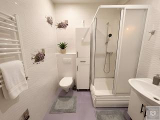 RentHouse Apartments Cozy Stay - 2