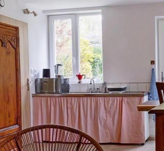 Grand Studio Privé et Ses Jardins dans Manoir de 1803 en Forêt - 8