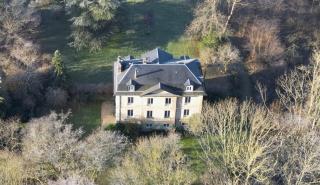 Grand Studio Privé et Ses Jardins dans Manoir de 1803 en Forêt - 1