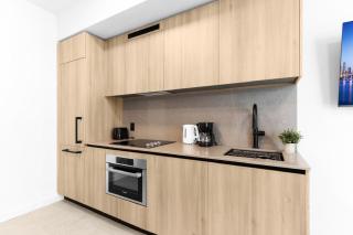 Luxury 1BR plus Den - Rooftop Pool - Close to Everything - 6