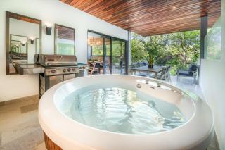 Luxury 2 BR Condo with Private Jacuzzi & BBQ - At Cruz con Mar - Maricruz - 0
