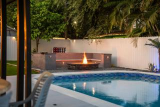 Resort-Style Miami Home Pool Sauna & Jaccuzi - 5